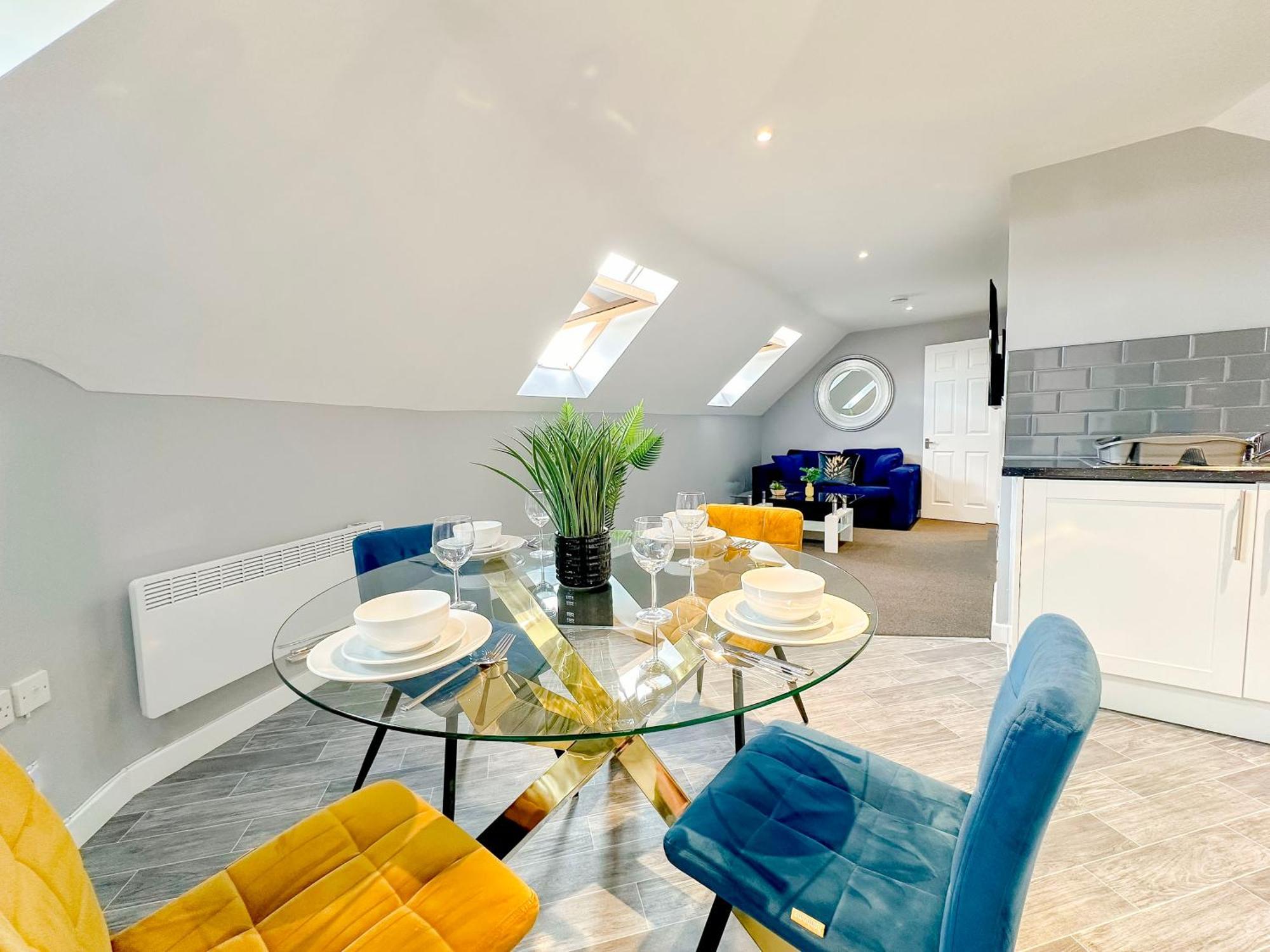 Luxury Boutique Apartments Block Free Street Parking 하운슬로우 외부 사진
