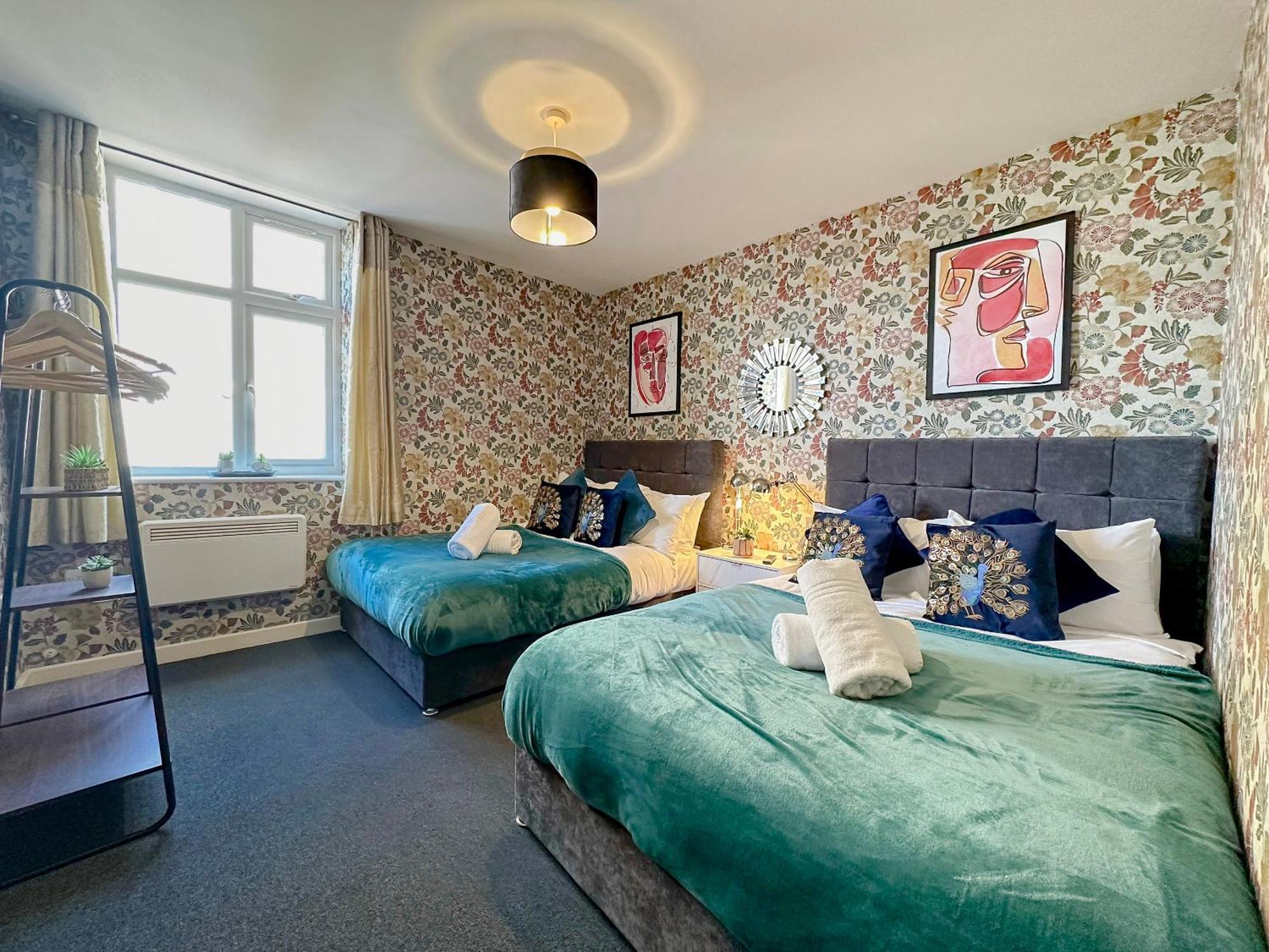Luxury Boutique Apartments Block Free Street Parking 하운슬로우 외부 사진