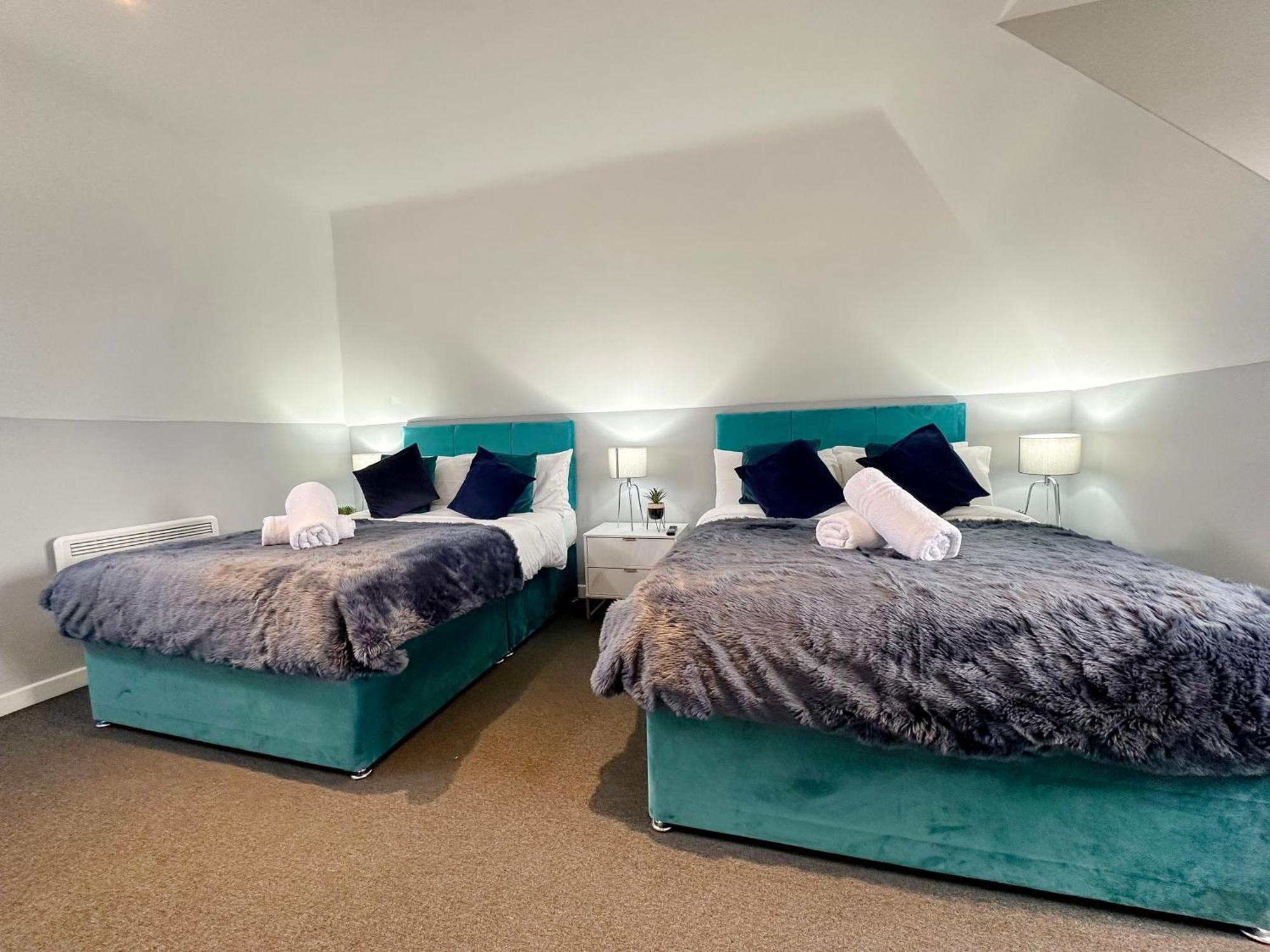 Luxury Boutique Apartments Block Free Street Parking 하운슬로우 외부 사진