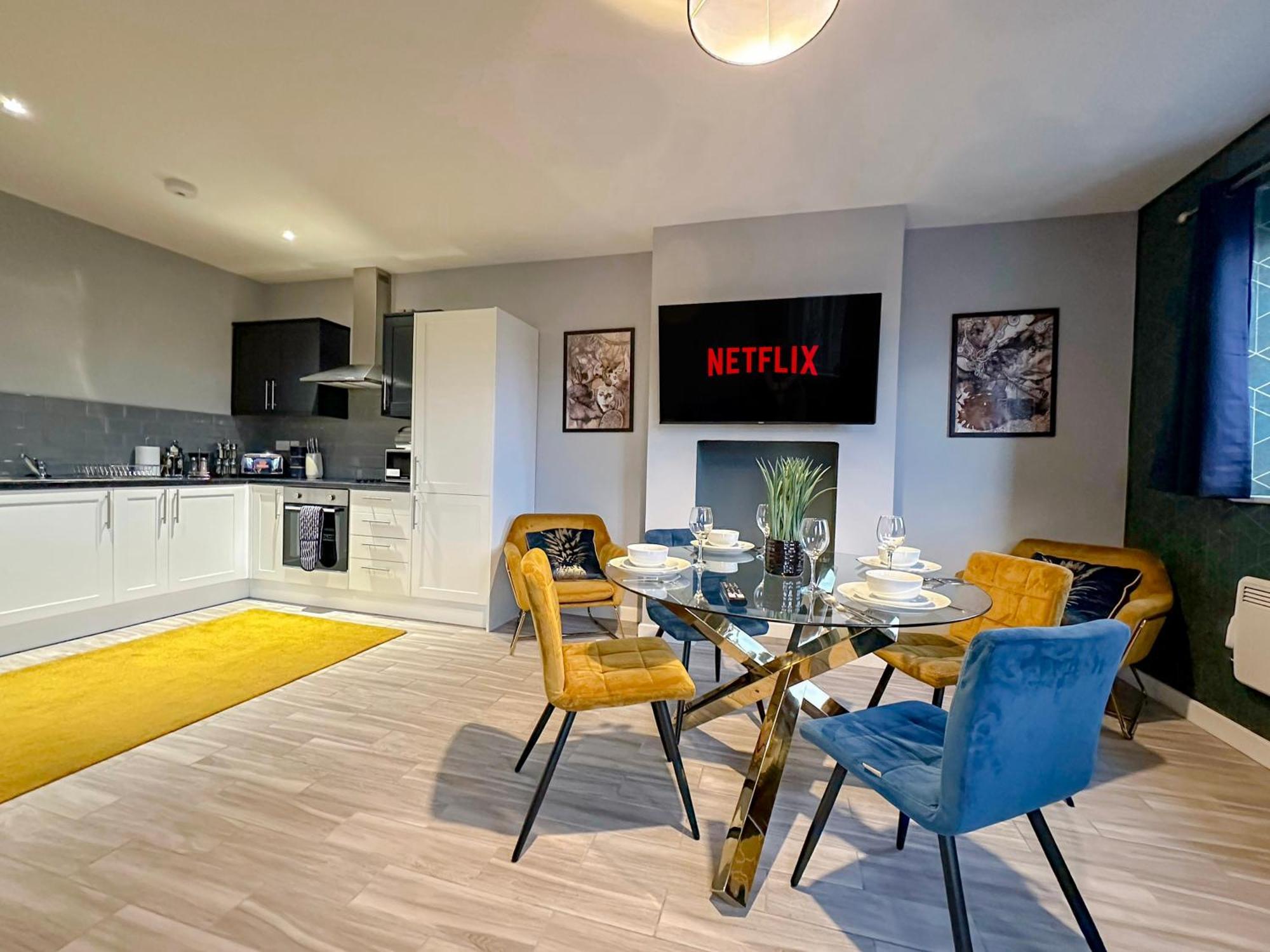 Luxury Boutique Apartments Block Free Street Parking 하운슬로우 외부 사진