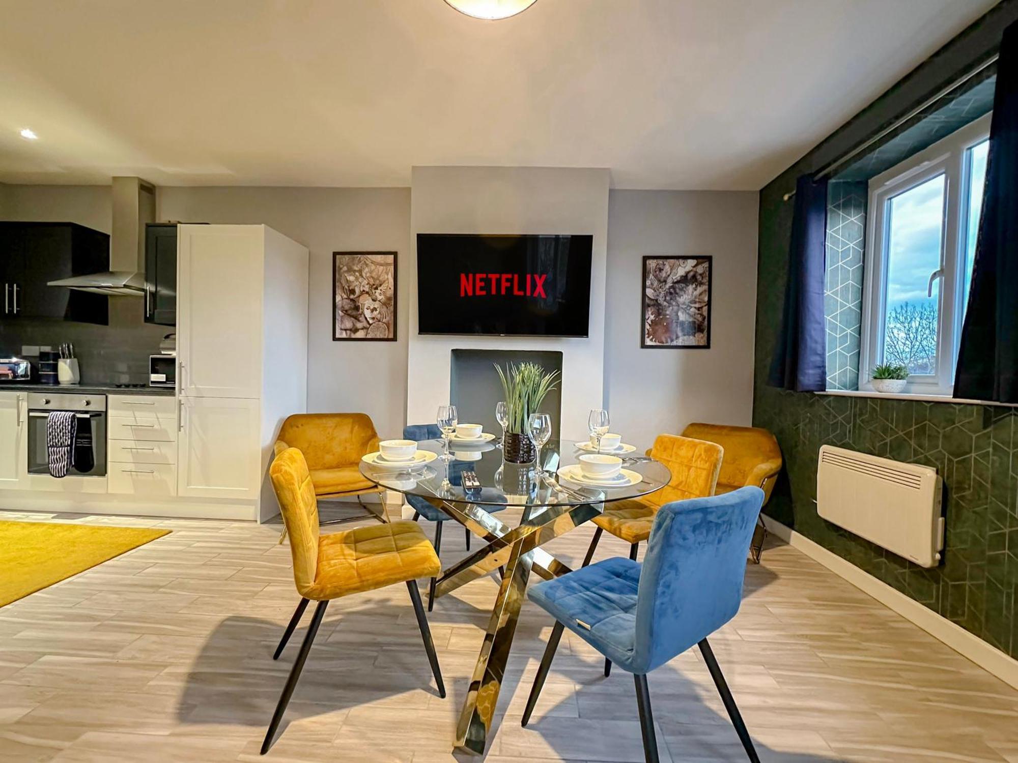 Luxury Boutique Apartments Block Free Street Parking 하운슬로우 외부 사진