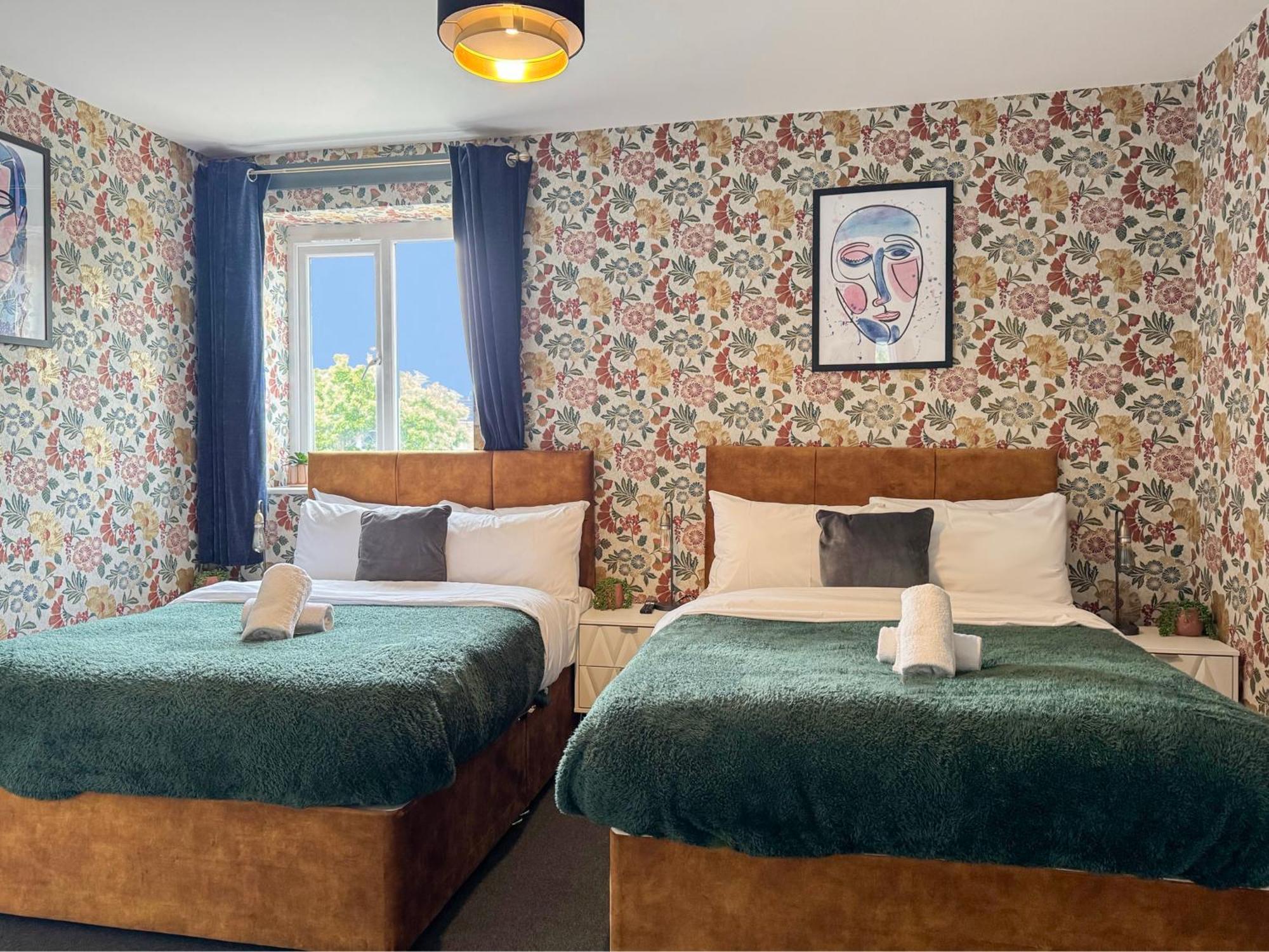 Luxury Boutique Apartments Block Free Street Parking 하운슬로우 외부 사진